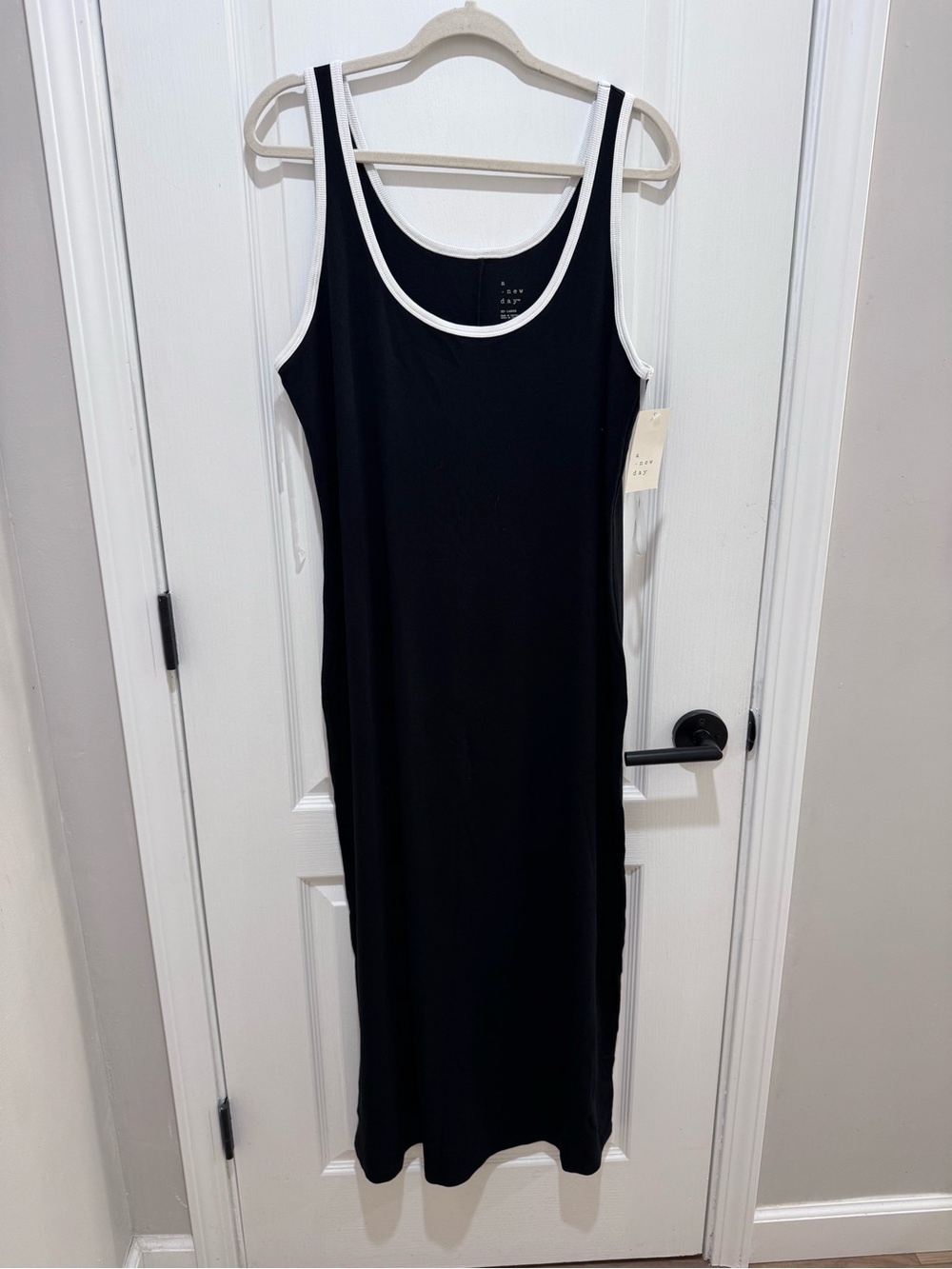 a new day Sleeveless Black Tank Dress with White Trim- size XXL